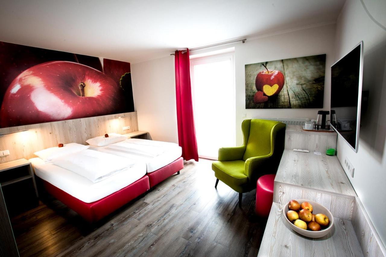 Wallner - Hotel & Wirt Arnoldstein Buitenkant foto
