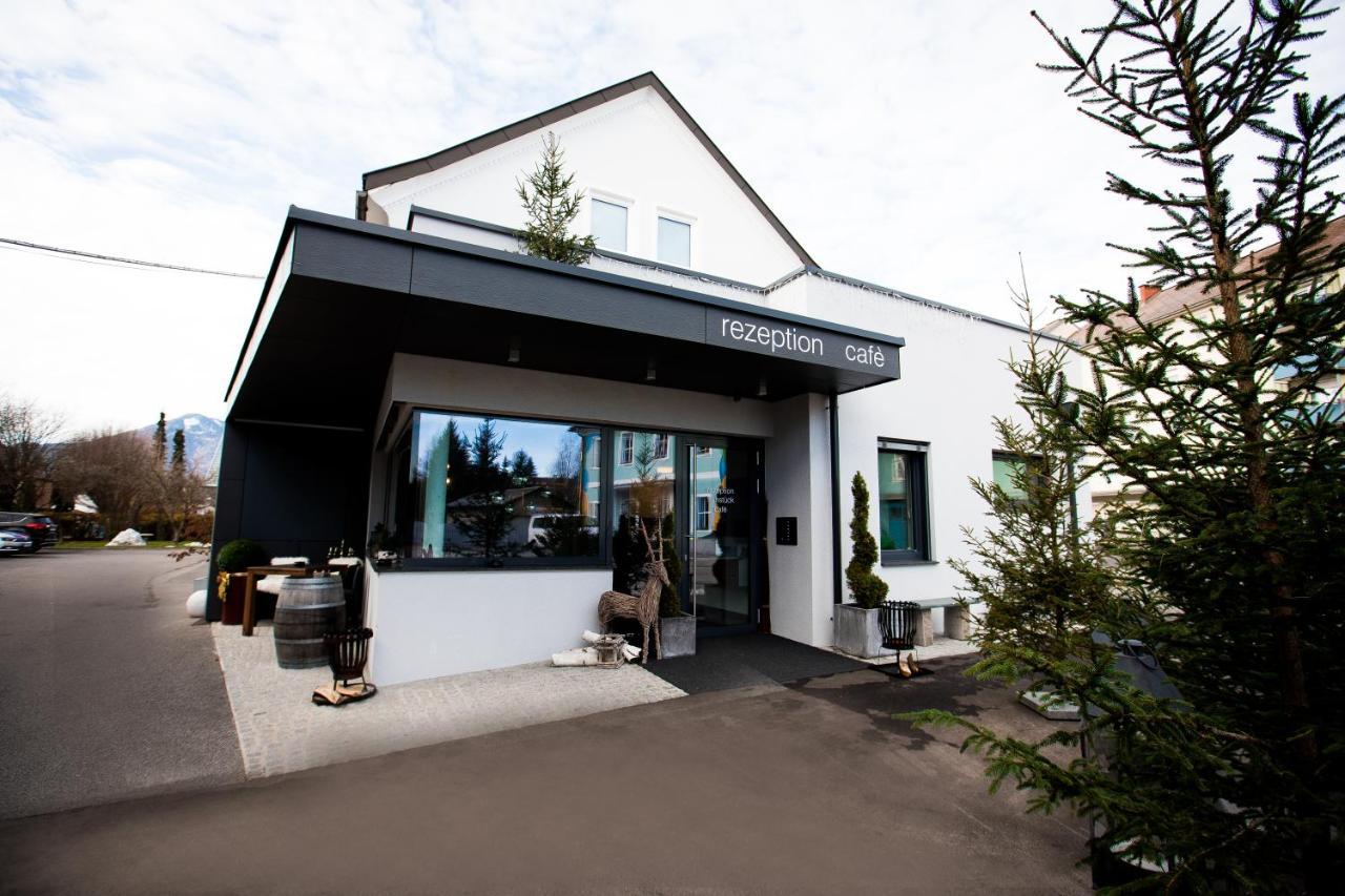 Wallner - Hotel & Wirt Arnoldstein Buitenkant foto